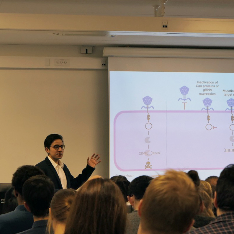 Ruben Vazquez Uribe in a lecture